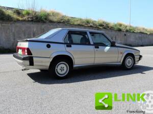 Image 6/10 de Alfa Romeo 75 1.8 Turbo (1988)