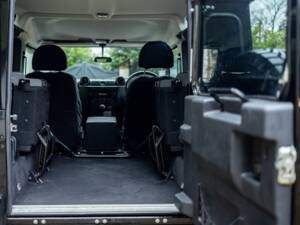 Image 22/50 of Land Rover Defender 90 (2012)