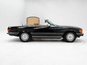 Image 6/15 of Mercedes-Benz 380 SL (1985)