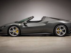 Image 7/42 de Ferrari 296 GTS (2024)