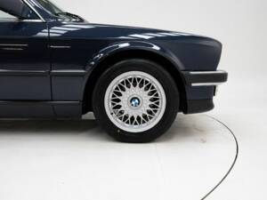 Immagine 10/15 di BMW 325i (1986)