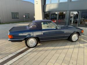 Image 29/30 of Mercedes-Benz 500 SL (1982)