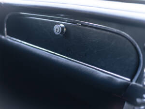 Bild 22/50 von Aston Martin DB 6 Vantage (1970)
