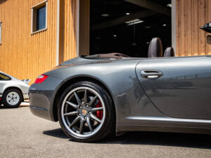 Bild 18/50 von Porsche 911 Carrera 4S (2006)