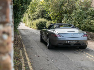 Image 13/26 of Mercedes-Benz SLS AMG Roadster (2013)