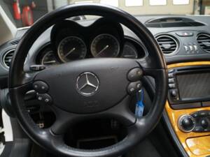 Immagine 9/46 di Mercedes-Benz SL 500 (2005)