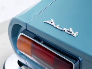 Image 22/26 of Audi 100 Coupe S (1973)