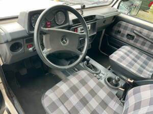 Afbeelding 11/19 van Mercedes-Benz 230 G (SWB) (1988)