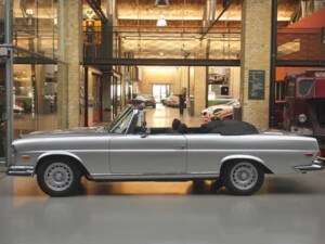 Imagen 6/27 de Mercedes-Benz 280 SE 3,5 (1970)