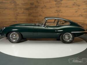 Image 7/19 of Jaguar E-Type (1969)