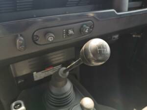 Image 12/45 of Land Rover Defender 110 Td5 (2001)