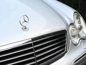 Image 15/32 of Mercedes-Benz C 32 AMG T (2003)