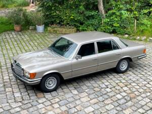 Afbeelding 26/31 van Mercedes-Benz 450 SEL 6,9 (1975)