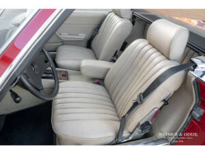 Immagine 6/28 di Mercedes-Benz 500 SL (1984)