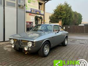 Image 1/10 of Alfa Romeo Giulia 1600 Sprint GT Veloce (1966)