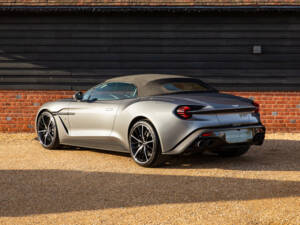 Image 4/99 of Aston Martin Vanquish Zagato Volante (2017)