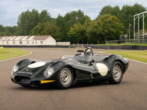 Imagen 1/29 de Lister Knobbly (2021)