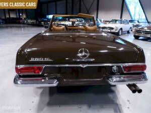 Image 5/11 de Mercedes-Benz 280 SL (1968)