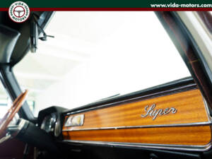 Image 13/35 of Alfa Romeo Giulia 1600 Super Biscione (1971)