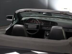 Image 22/30 of Porsche 944 Turbo (1991)