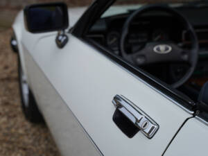 Image 13/50 of Jaguar XJS 5.3 V12 (1988)