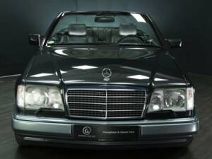 Immagine 9/30 di Mercedes-Benz E 320 (1997)