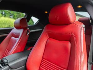 Bild 31/50 von Maserati GranTurismo 4.2 (2008)