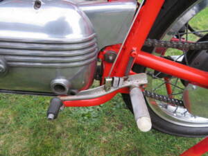 Image 13/42 of Aermacchi Harley-Davidson DUMMY (1962)