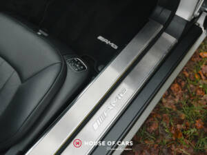 Image 25/43 of Mercedes-Benz SL 63 AMG (2008)