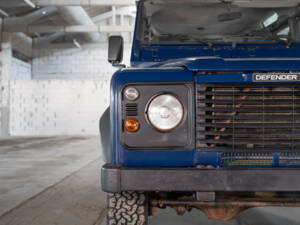 Bild 13/86 von Land Rover Defender 110 Td5 (1999)