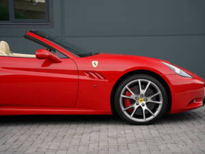 Image 10/50 of Ferrari California (2010)