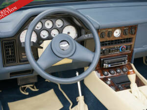 Immagine 32/50 di Aston Martin V8 Zagato Vantage Volante (1990)