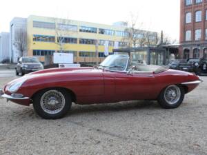 Bild 6/17 von Jaguar E-Type 4.2 (1966)