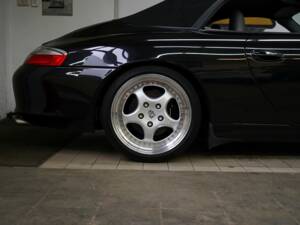 Imagen 40/43 de Porsche 911 Carrera (2002)