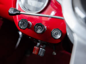Image 16/39 of Alfa Romeo 2000 Spider (1960)