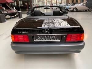 Image 24/53 de Mercedes-Benz 500 SL (1992)