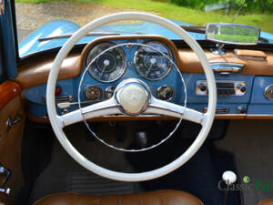 Image 33/50 of Mercedes-Benz 190 SL (1961)