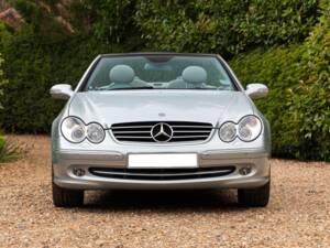 Image 6/33 of Mercedes-Benz CLK 320 (2004)