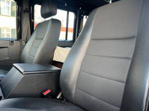 Image 75/93 of Land Rover Defender 110 (2014)