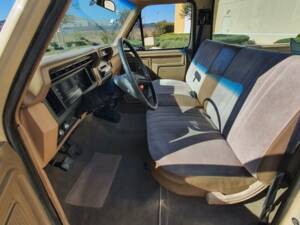 Bild 9/20 von Ford F-250 (1984)