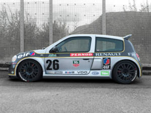 Image 9/21 of Renault Clio II V6 (2002)