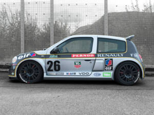 Bild 9/21 von Renault Clio II V6 (2002)