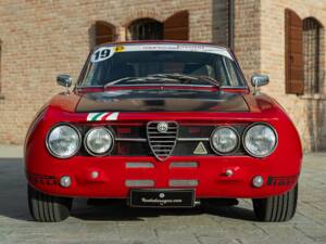 Image 3/50 of Alfa Romeo 2000 GT Veloce (1973)