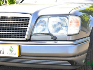 Bild 36/44 von Mercedes-Benz E 280 T (1994)
