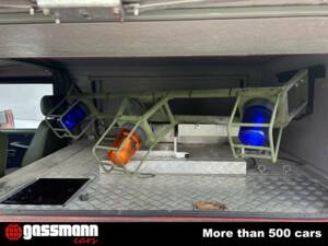 Image 13/15 of Mercedes-Benz 250 GD Wolf (LWB) (1994)