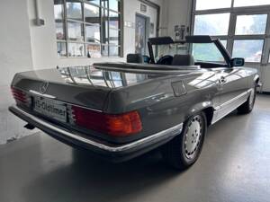 Image 7/37 of Mercedes-Benz 560 SL (1986)