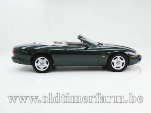 Imagen 9/15 de Jaguar XK8 4.0 (1998)