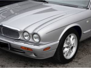 Image 36/36 of Jaguar XJ 8 Sovereign (2000)