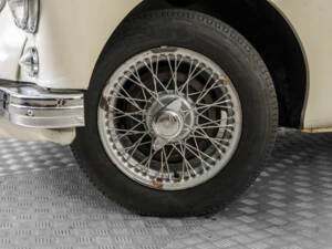 Image 4/50 of MG MGA 1500 (1957)