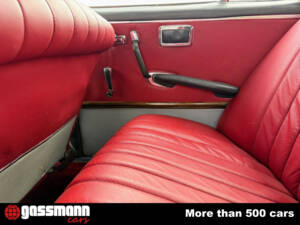 Image 14/15 of Mercedes-Benz 220 SE b (1961)